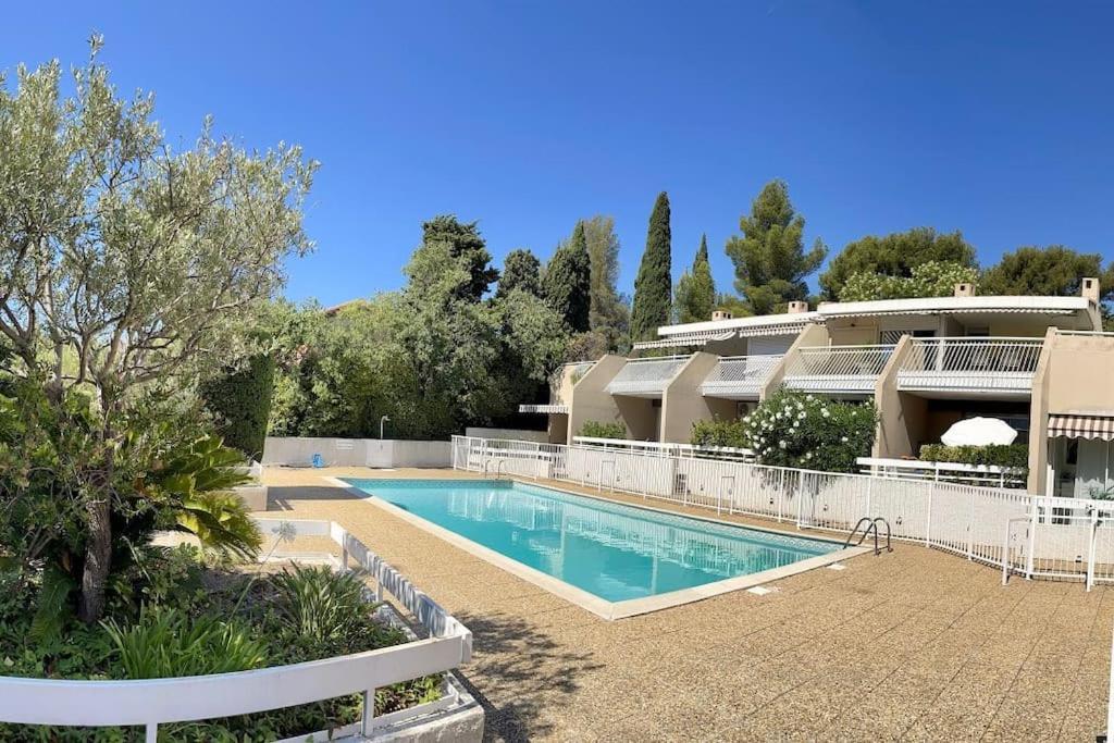 Le Soléa - Cassis centre Résidence Le Club avec piscine et garage pour 2-4 personnes Esterno foto